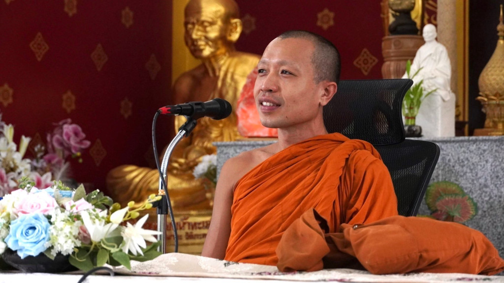 Ajahn-thanusorn.jpg